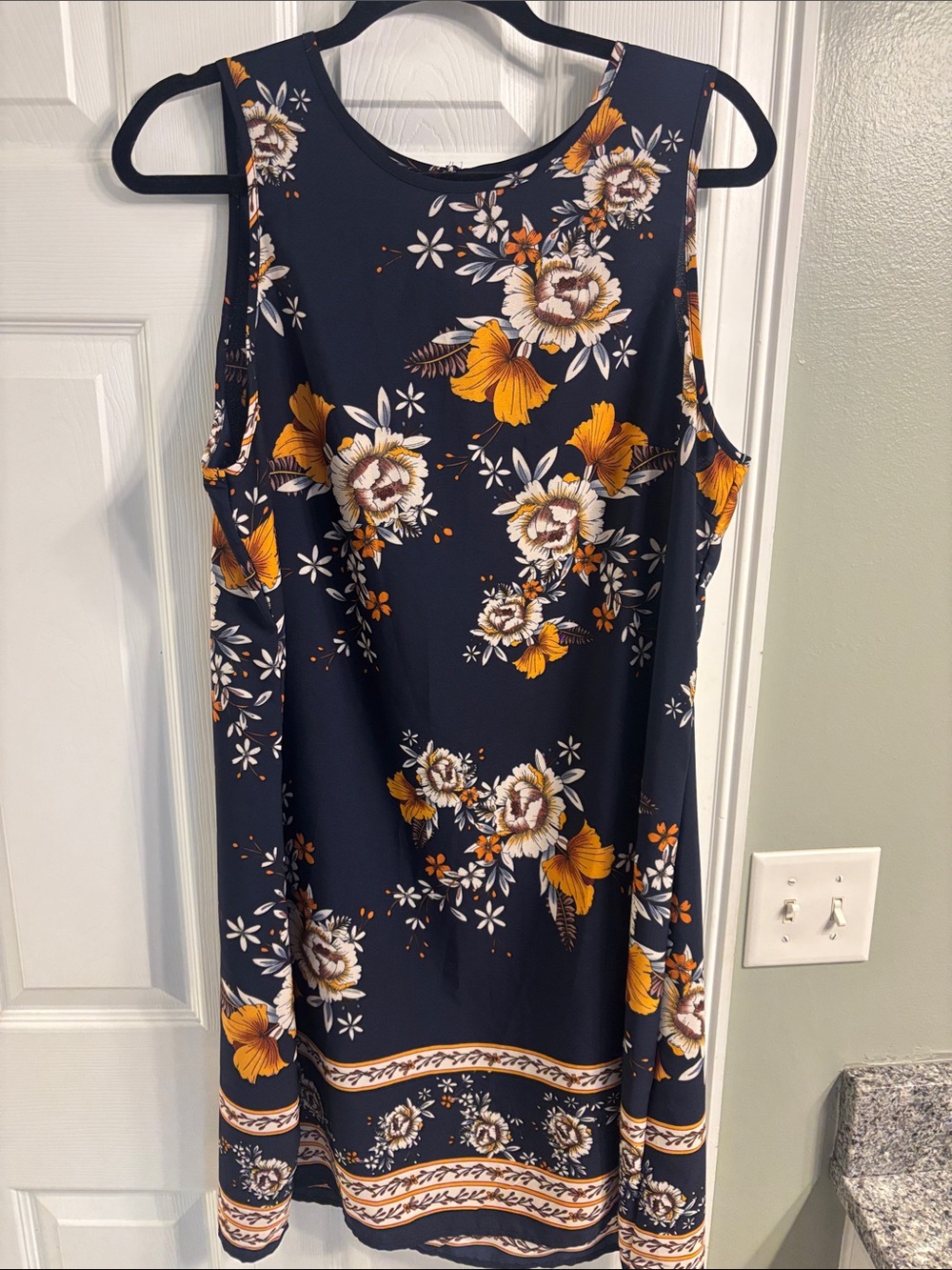Navy Floral Sleeveless Shift Dress - Yellow & White Print